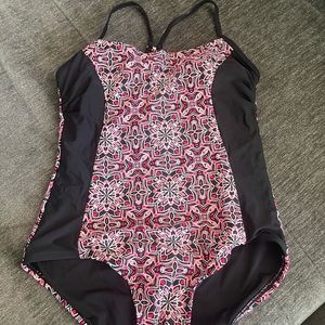 One piece swimwear